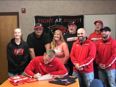 Wyatt Kearn signing