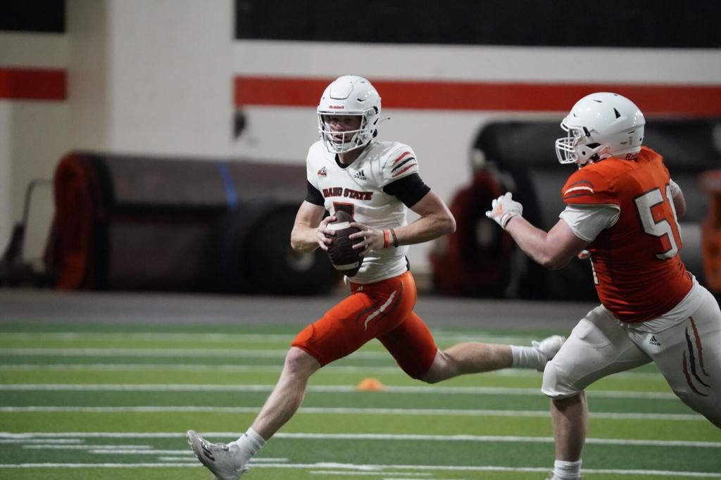 Former USU QB Scores Twice On Thursday Night Football