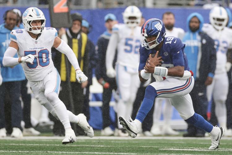 Titans Giants Football