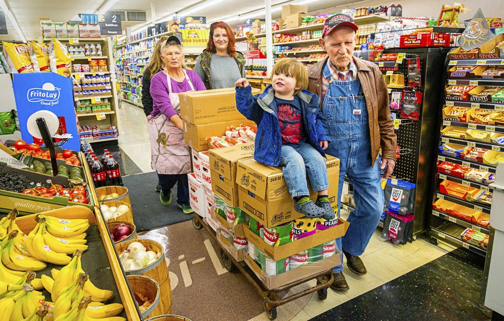 Whitworths Continue Community Thanksgiving Meal Tradition Local Idahostatejournal Com