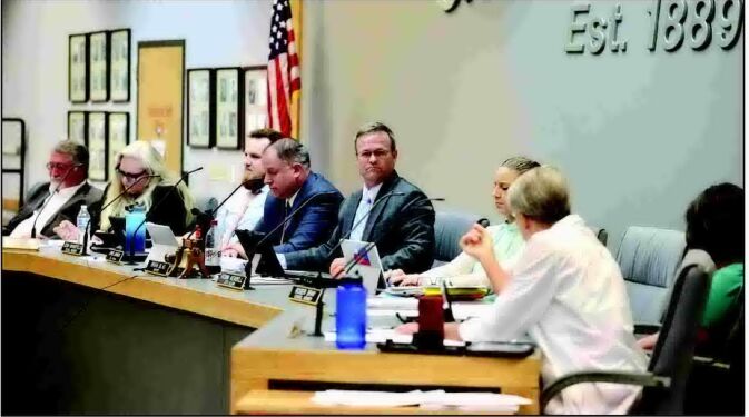 Animosity overflows at council meeting as resolution to censure Bray approved