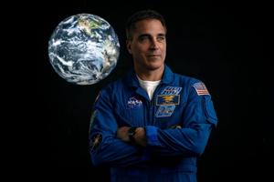 Navy SEAL turned astronaut inspires Idaho veterans with tales from sea to space