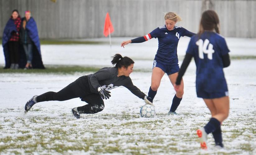 Pocatello breaks through with 2ndhalf goal in snowy district