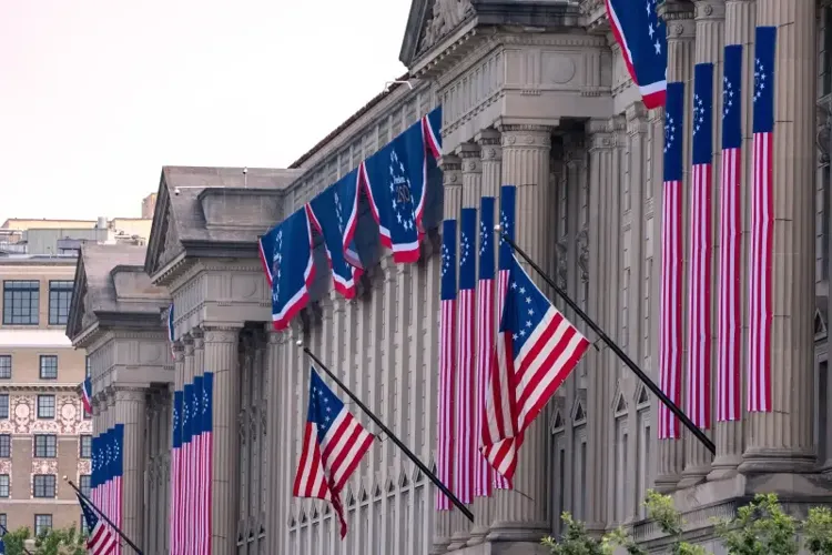 July 4th Commerce