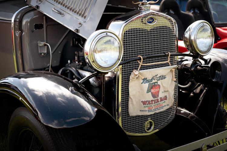 2025-ISJPizzaRunCarShow7490.jpg