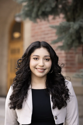 2603_CLASS_Alexa-Benitez-Lindley_Scholar_P_4409789100_LR_0002.webp