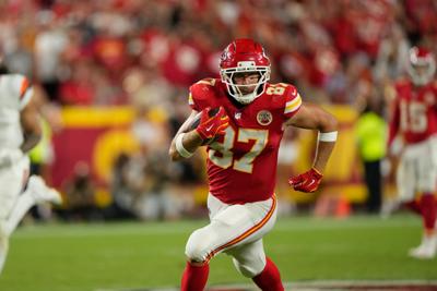 Broncos Chiefs Football