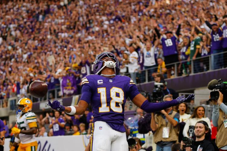 Top photos from the first Sunday of the NFL season