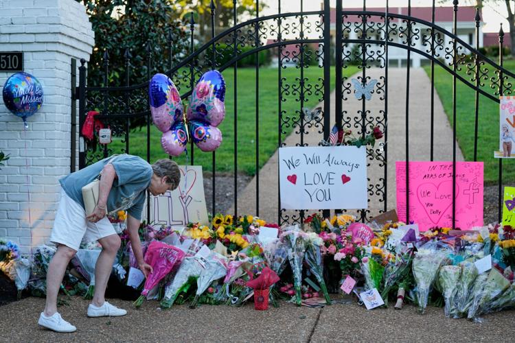 From Los Angeles to Nashville, fans remember Dolly Parton, in photos