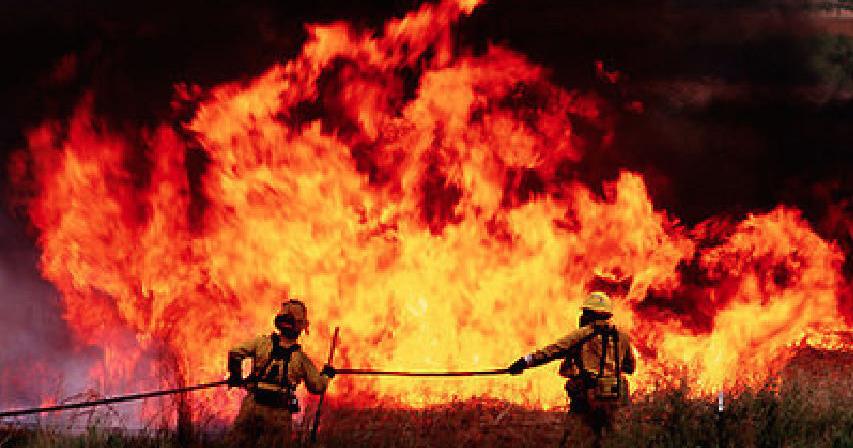 Wildfire rekindles near Pocatello airport after scorching dozens of acres Friday