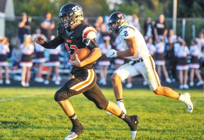Hs Football Aberdeen Puts Up Tough Fight In 22 14 Loss To