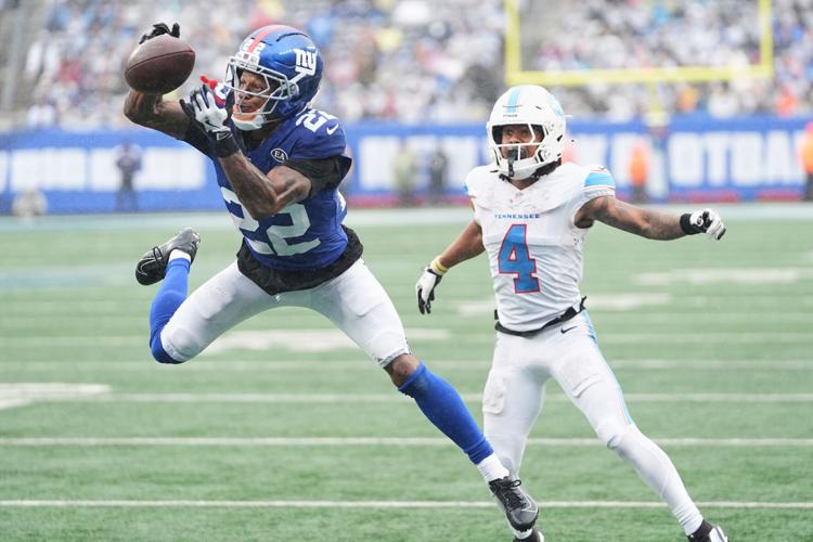 APTOPIX Titans Giants Football