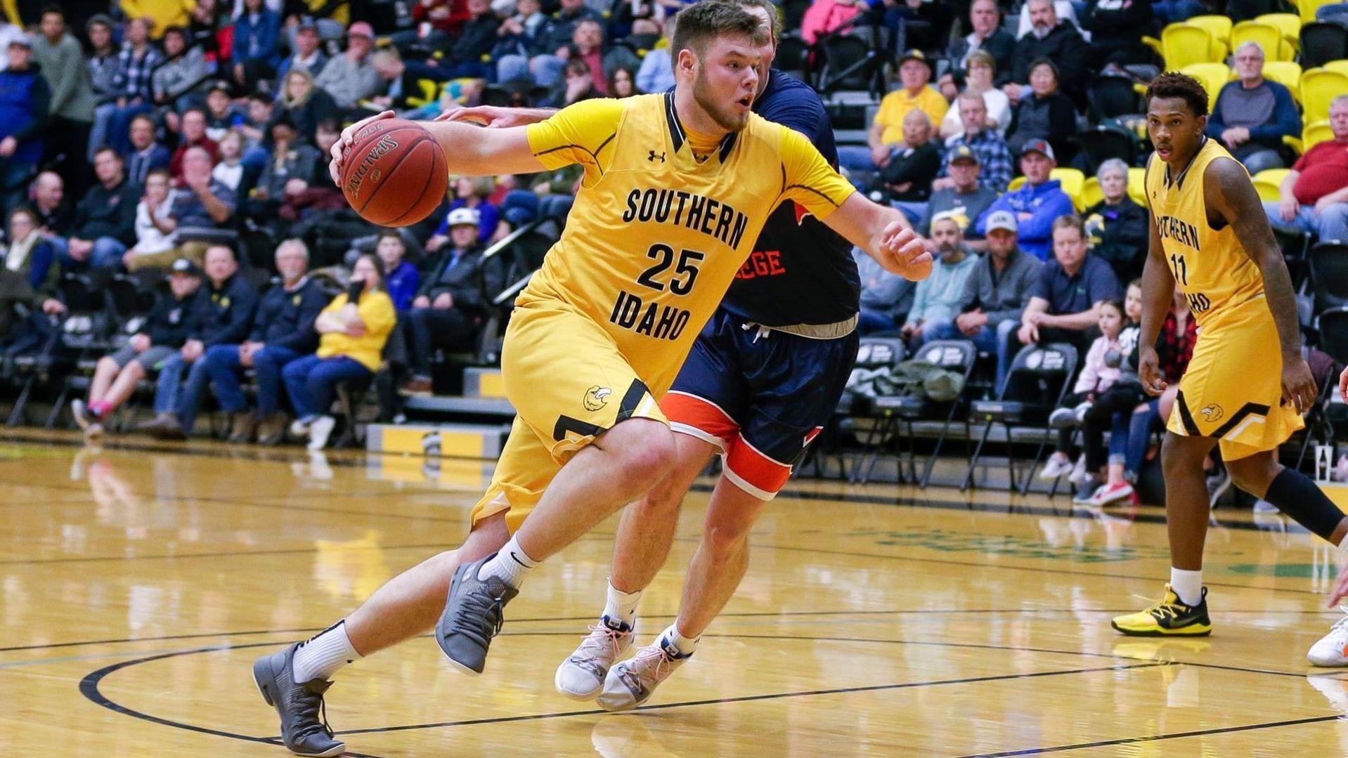 Bengals Sign Brayden Parker Tarik Cool To 2019 20 Basketball