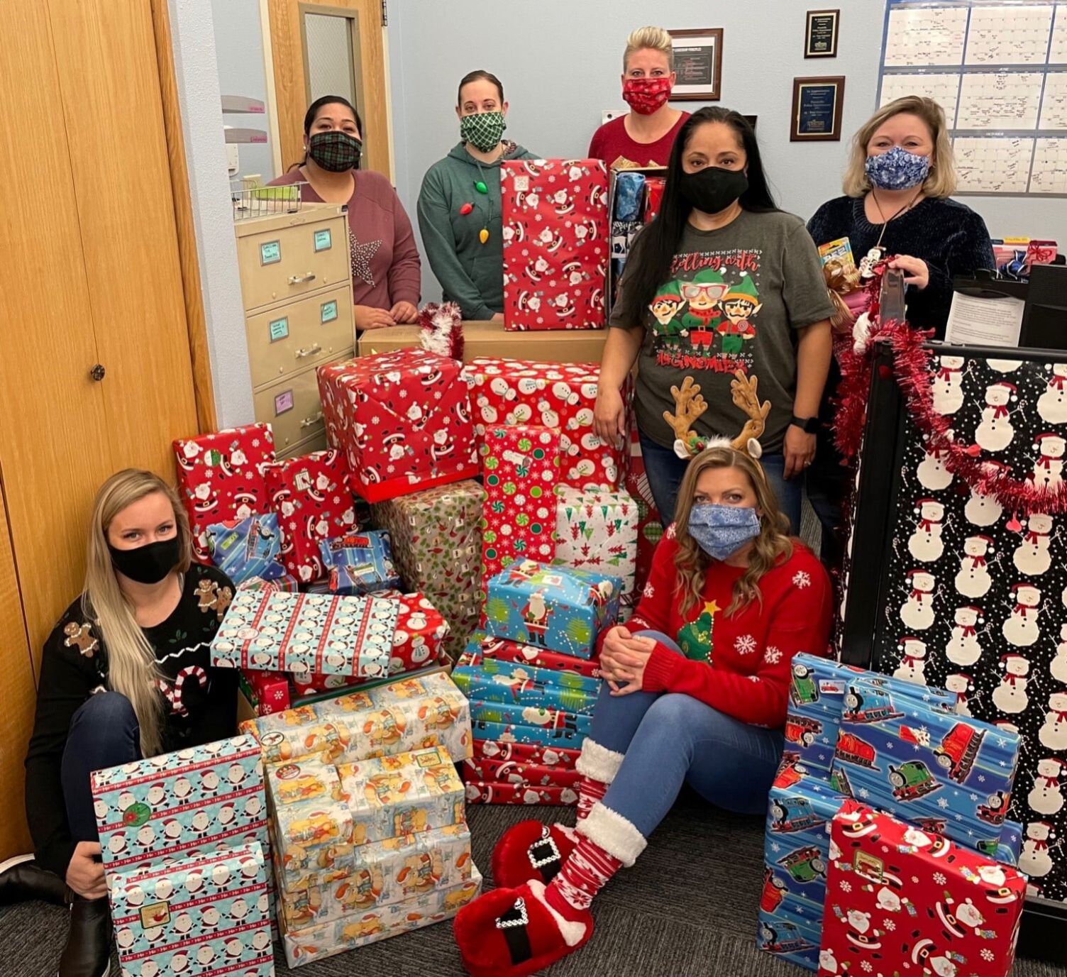 Pocatello police play Secret Santa for 15 local families - Vimarsana News