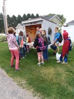 Bus Stop Breakfast, a tradition celebrated by neighbors
