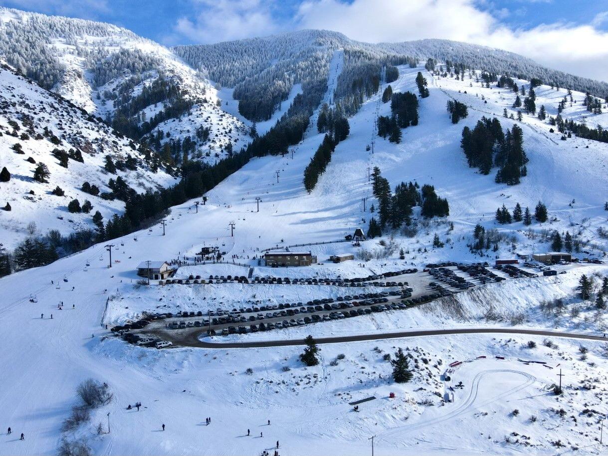 Experts Identify Multiple Factors Contributing to High Cancer Rates in Iowa's "Mountain of Pebbles"