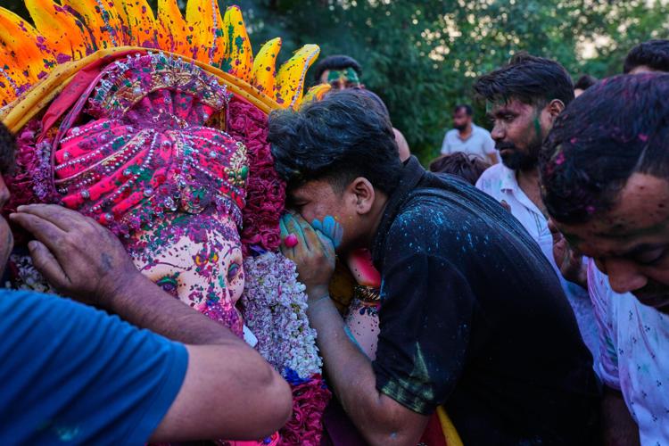 India celebrates the elephant-headed god Ganesha, in photos