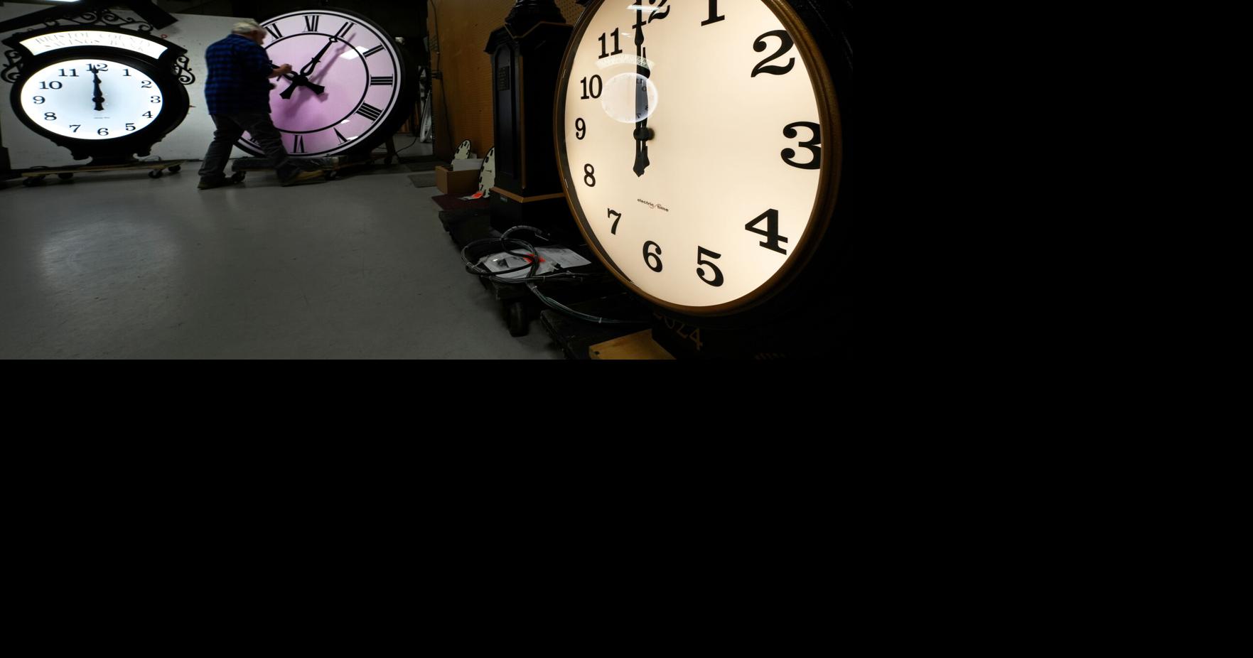 Trump Posts Tom Cotton's Cellphone Number to Force Senate Action on Daylight Saving Time