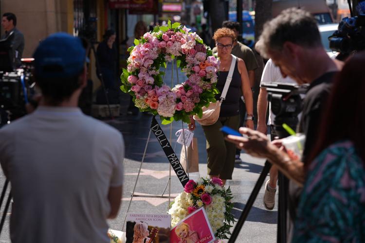 From Los Angeles to Nashville, fans remember Dolly Parton, in photos