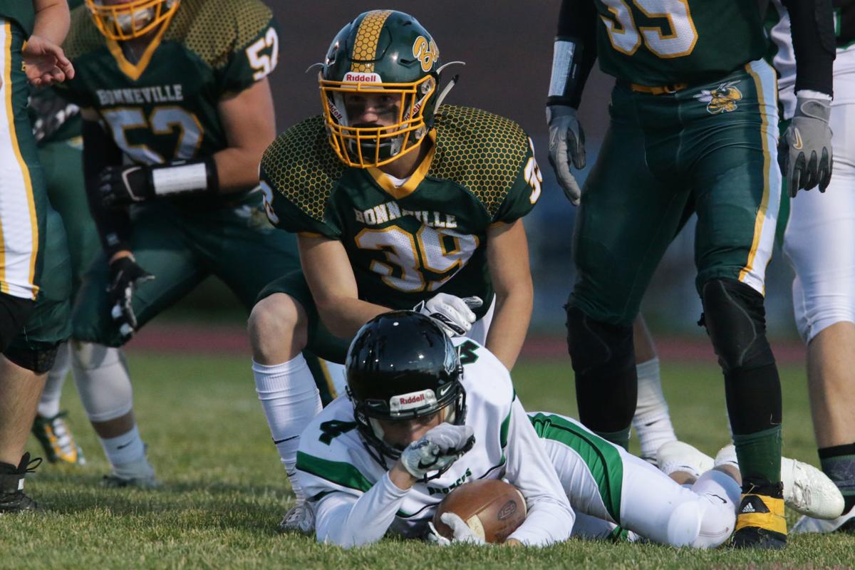 Hs Football Minus Young Broncos Rally For 21 10 Win Over