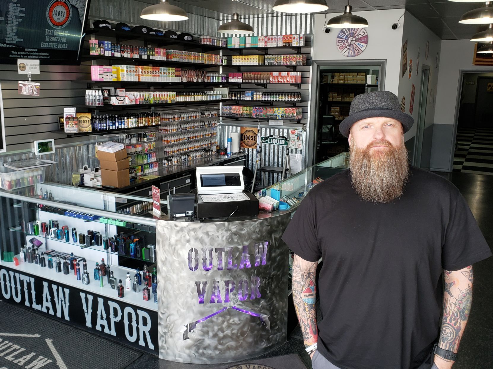 VAPOR DANGER Local e cig shop owners blame recent vaping