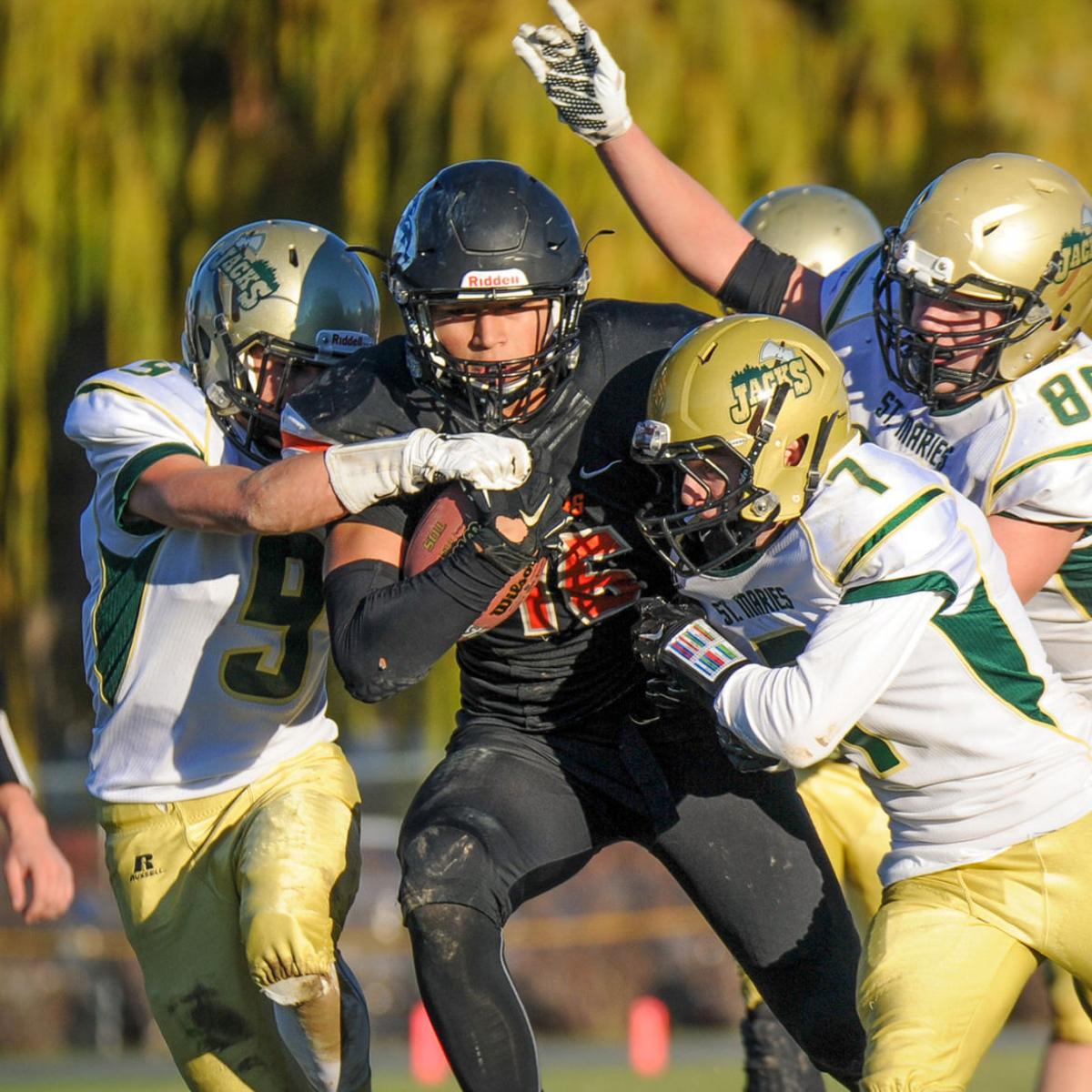 Hs Football Carrillo Rumbles For 145 Yards Aberdeen Shuts Out St