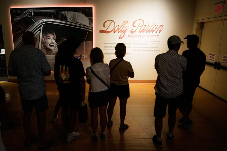 From Los Angeles to Nashville, fans remember Dolly Parton, in photos
