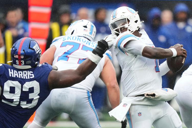 APTOPIX Titans Giants Football