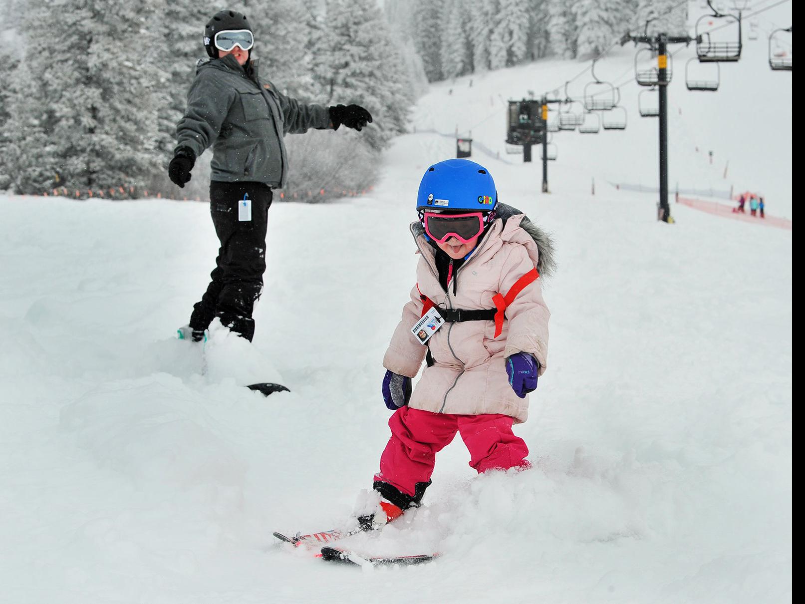 Big Snowstorm Closes Schools Shuts Down Roads Throughout East