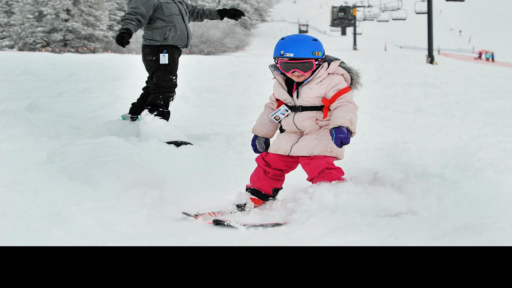 Big Snowstorm Closes Schools Shuts Down Roads Throughout East