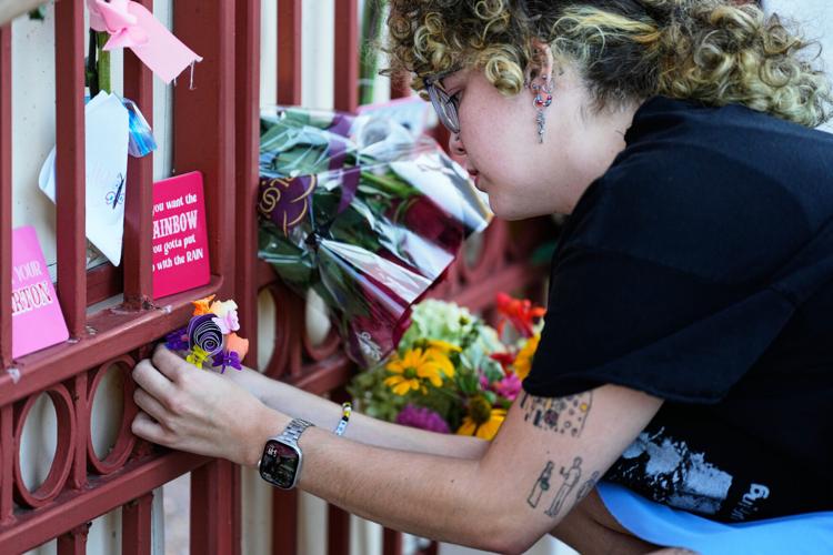 From Los Angeles to Nashville, fans remember Dolly Parton, in photos