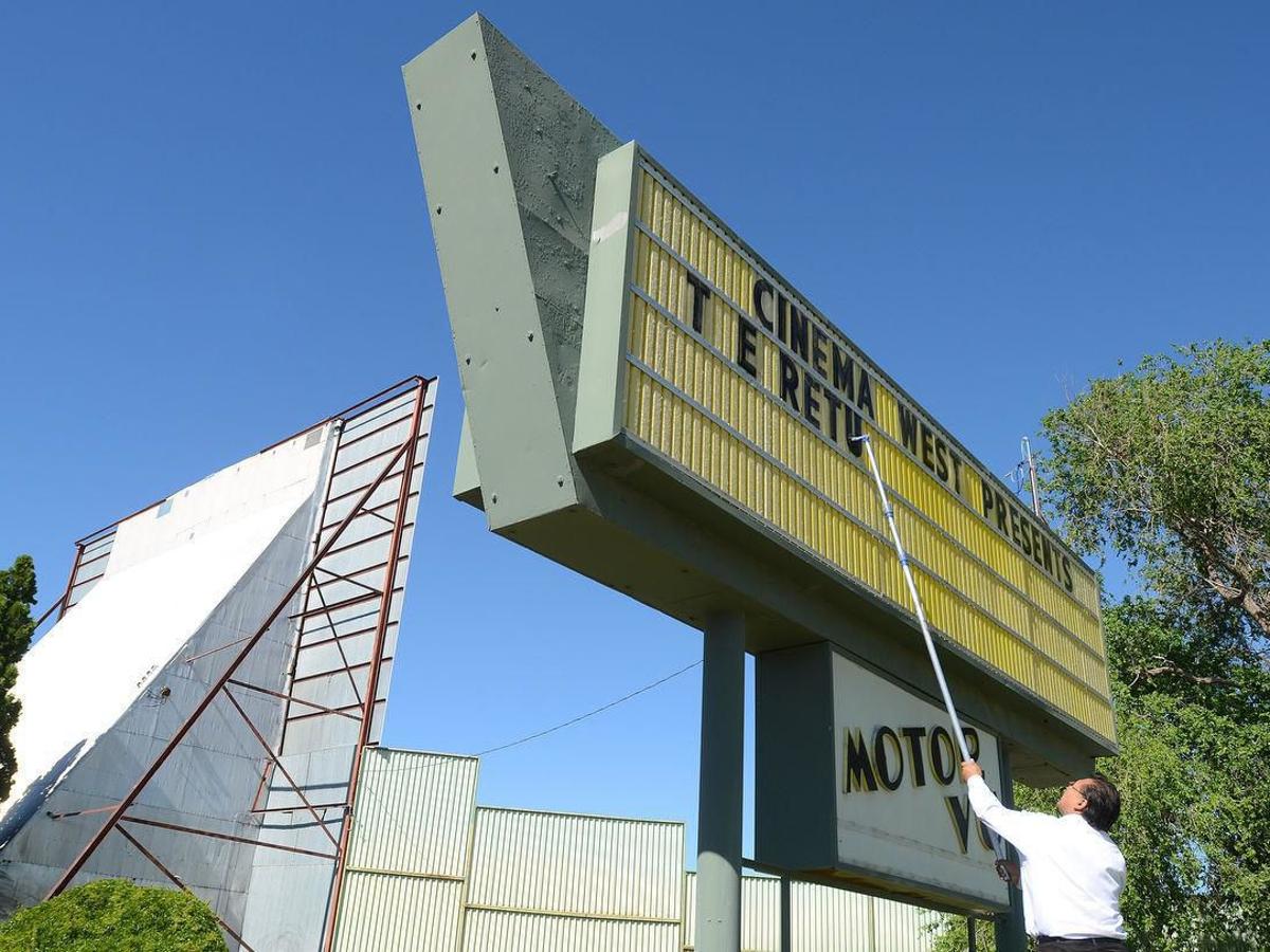 Developer Begins Tearing Down Former Motor Vu Drive In State Idahostatejournal Com