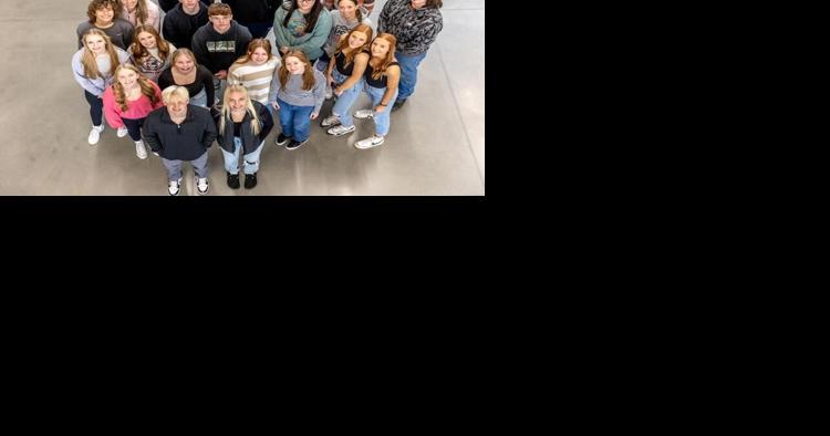 Take two: 11 sets of twins prepare to graduate from Idaho High School - Vimarsana News