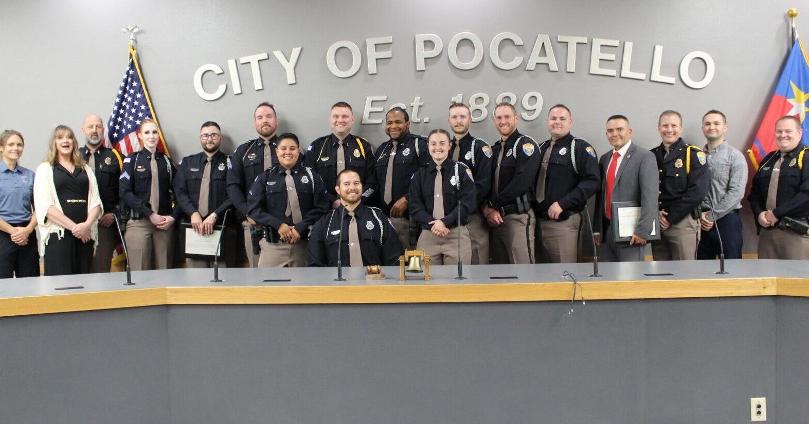 Pocatello police host ceremony to honor retiring officer, present awards for lifesaving efforts - Vimarsana News