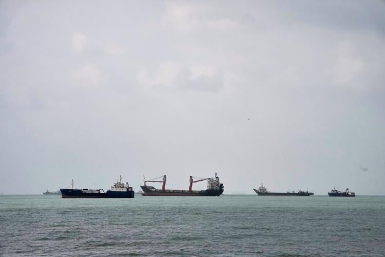 Photos show daily life in Iran on the beach along the Strait of Hormuz