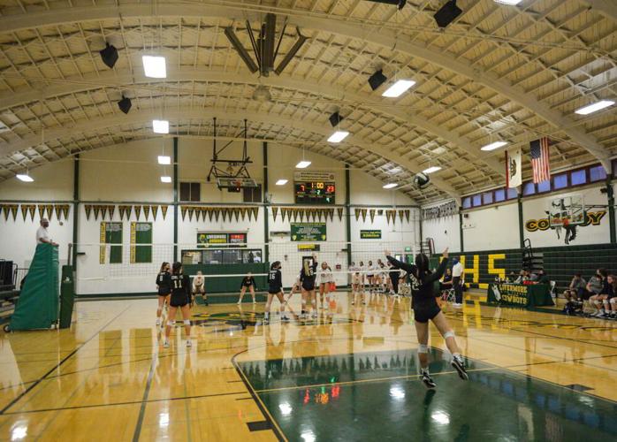 Amador Valley High School's Girls' Volleyball Team Sweeps Livermore in