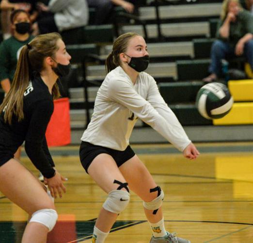 Amador Valley High School's Girls' Volleyball Team Sweeps Livermore in