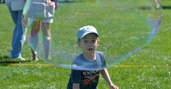 Quest Science Bubble Bonanza Delights Kids of All Ages - Vimarsana News