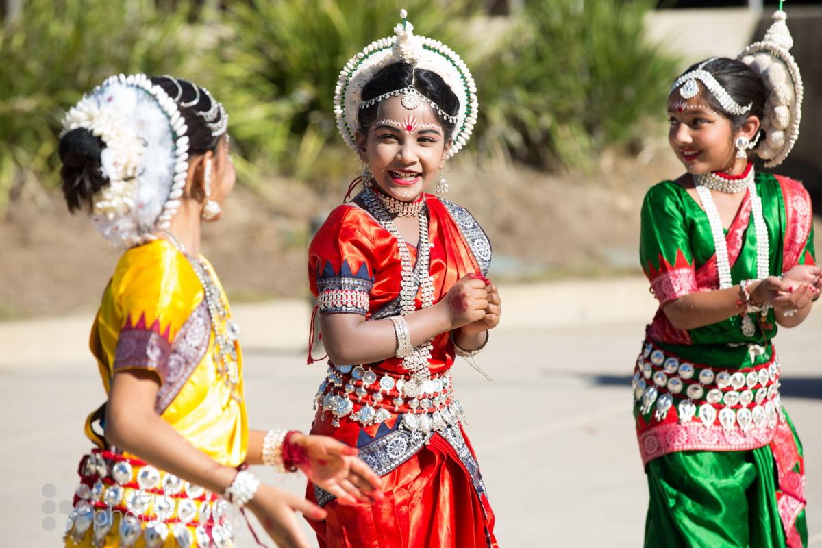 Festival Of Lights Festivities Include Traditional Diwali Activities Culture Independentnews Com