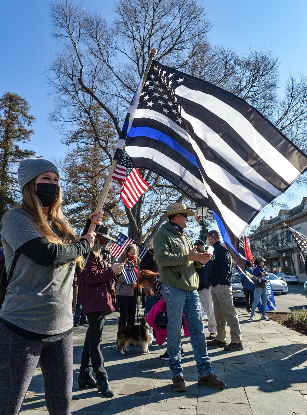 Officials Say Misunderstanding Led To Controversy Around Blue Line Flag News Independentnews Com