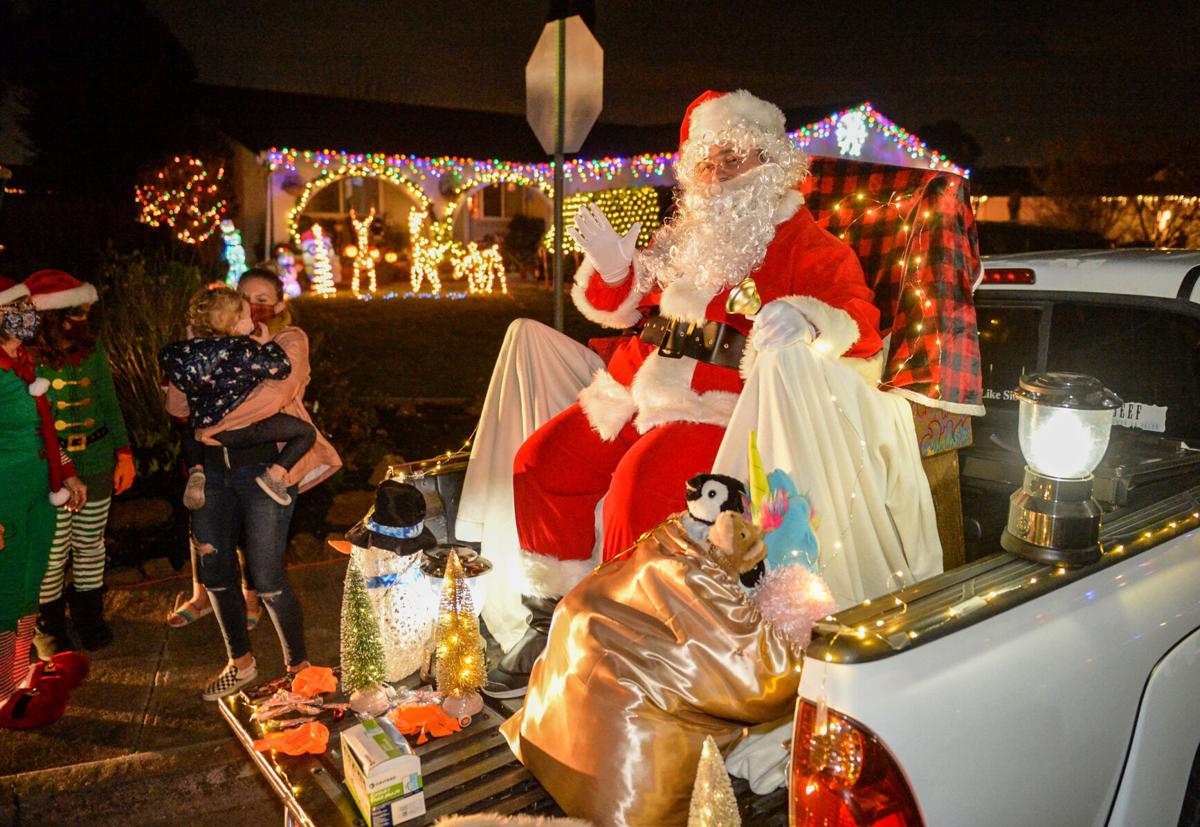 Livermore Christmas Parade 2022 Santa Stops In Livermore | Community News | Independentnews.com