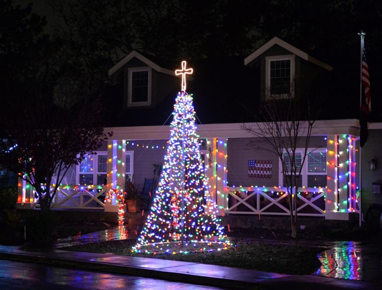 Candy Cane Lane Showcases Holiday Lights in Pleasanton The