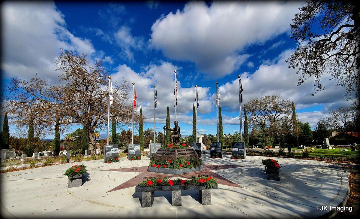 Wreaths Across Pleasanton Honors Veterans at Pleasanton Cemeteries