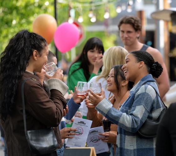 Pleasanton’s Annual Wine Stroll Offers Enjoyable Evening Culture