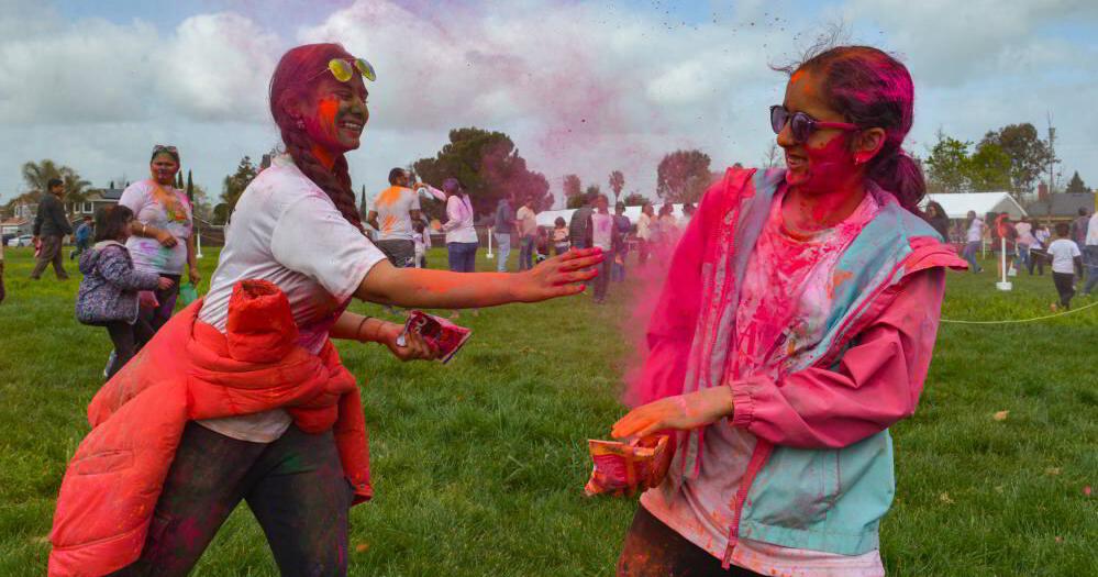 Spring Nod Hindu Festival of Colors Gives a Nod to Spring | Culture ...