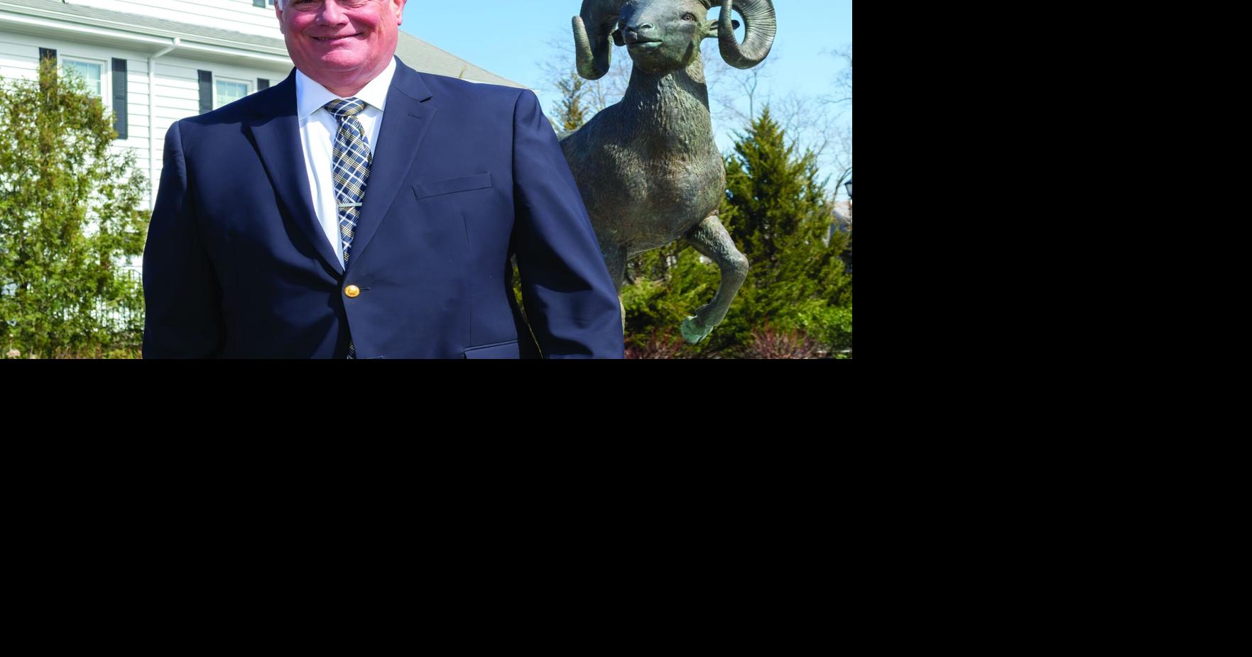 URI Trustee gives $1.6 million gift for engineering scholarship program