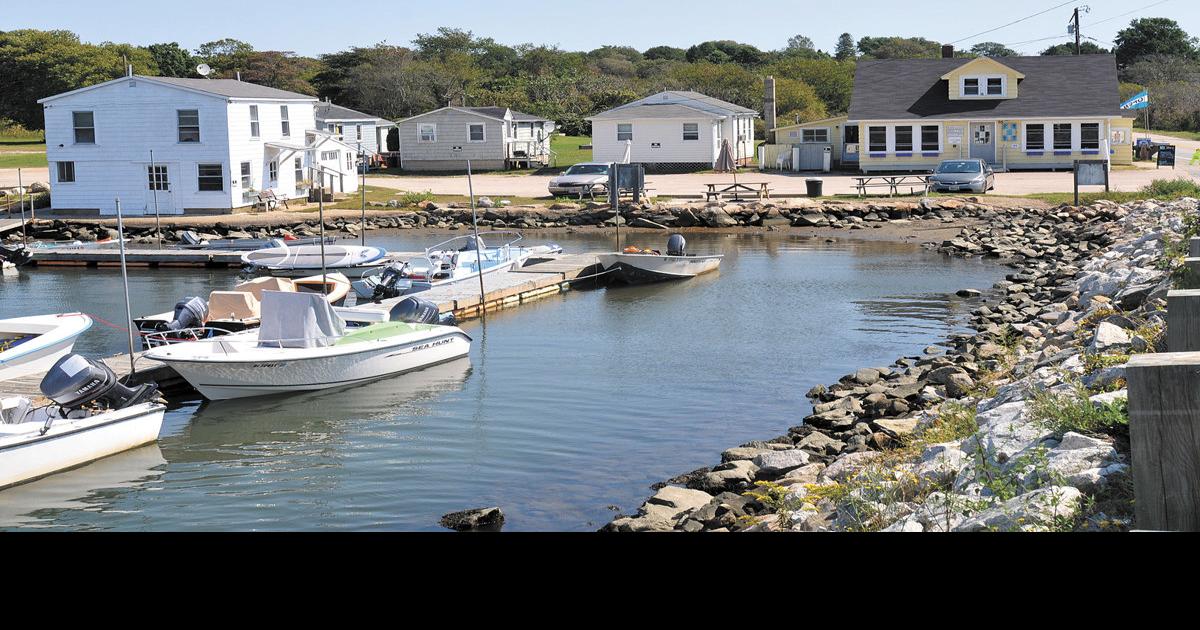 Town officials to discuss future of cottages at Middlebridge site ...