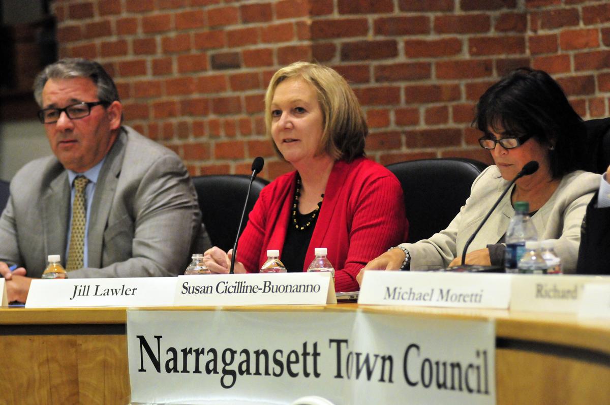 Election 2016: Narragansett Town Council candidates spar over single