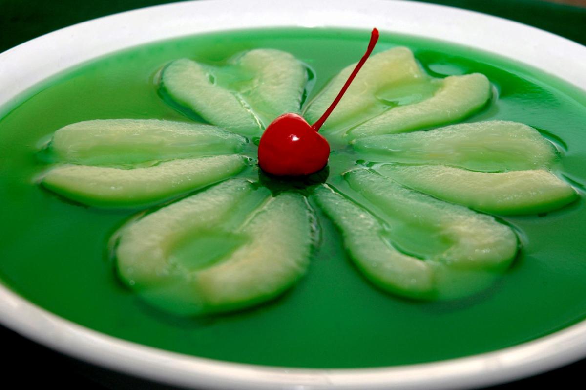 It's All About Green! Features