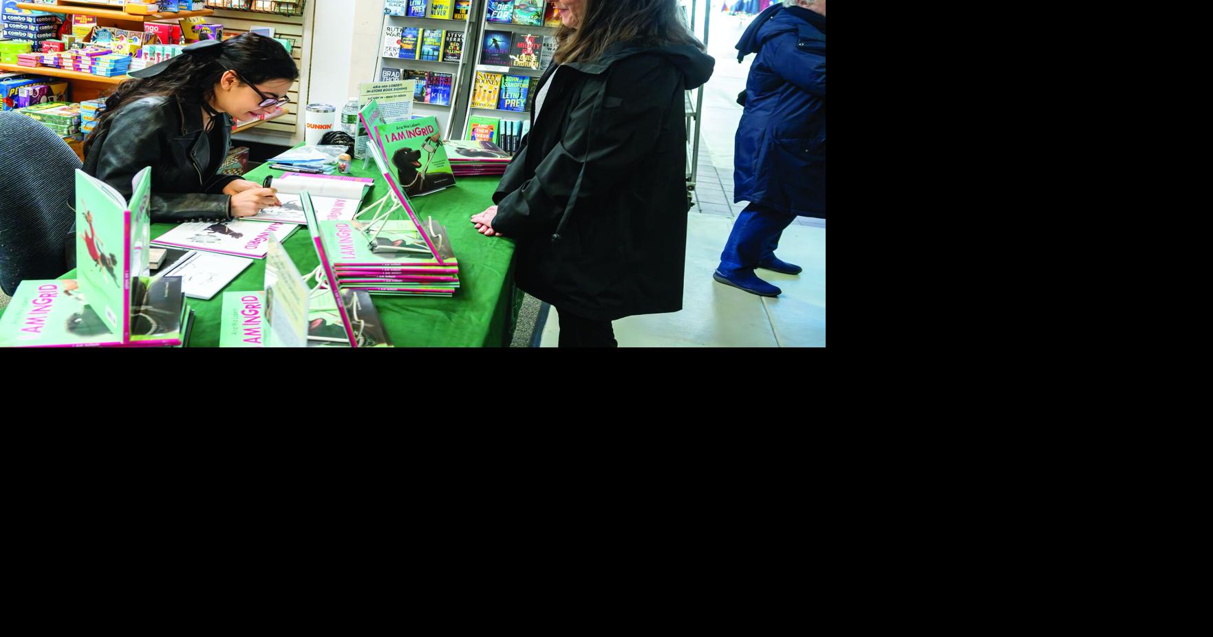 RI actress visits Wakefield to talk new book, power of guide dogs